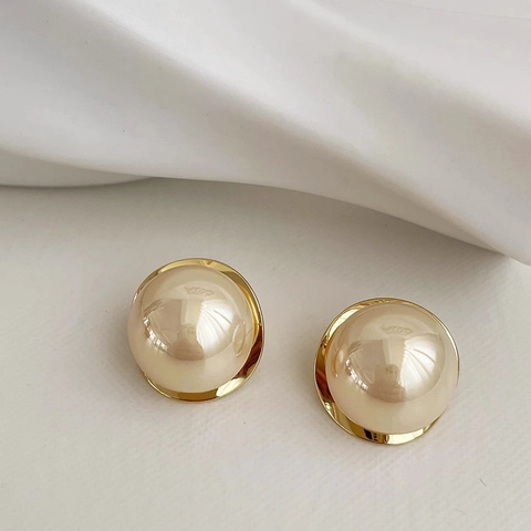 Large Artificial Pearl Stud Earrings Alloy Gold Plated Round High Gloss French Retro Vintage Elegant For Women
