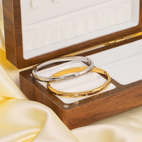 Bracelet Jonc En Acier Inoxydable Plaqué Or 18K Incrusté De Zircone Ovale Lisse Bijoux De Mode Minimalistes Pour Femmes