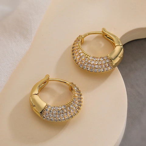 18K Vergoldete Kupfer Huggie Creolen Für Damen Mit Zirkonia Sternenmuster Pavé Fassung Geometrischer Exquisiter Schmuck
