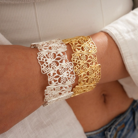 Vintage Hollow Flower Wide Cuff Bracelet Matte Alloy Geometric Modular Jewelry For Women Fashion Niche Unique