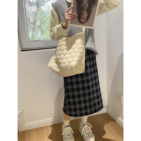 Quilted Crossbody Bag Large Capacity Puffy Polyester Shoulder Bag With Knot Strap Solid Color Korean Style For Women