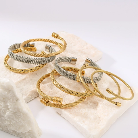 Bracciale A Polsino In Acciaio Inossidabile Da Donna Texture A Filo Di Cavo Intrecciato Placcato Oro 18K Bracciale Aperto