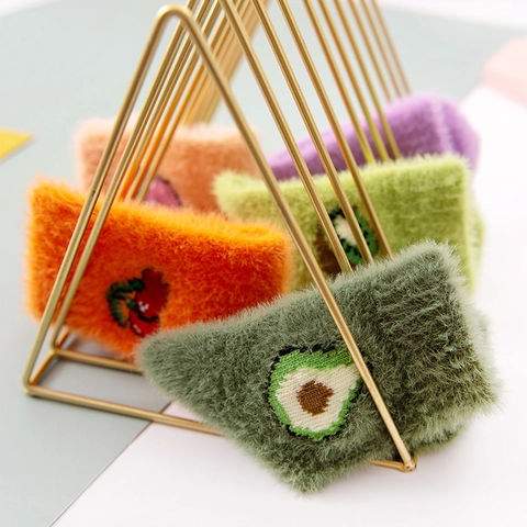 Kawaii Donne Inverno Caldo Calze Metà Polpaccio Pile Imitazione Visone Ispessite Termiche Calzini Da Casa Letto Ricamo Frutta