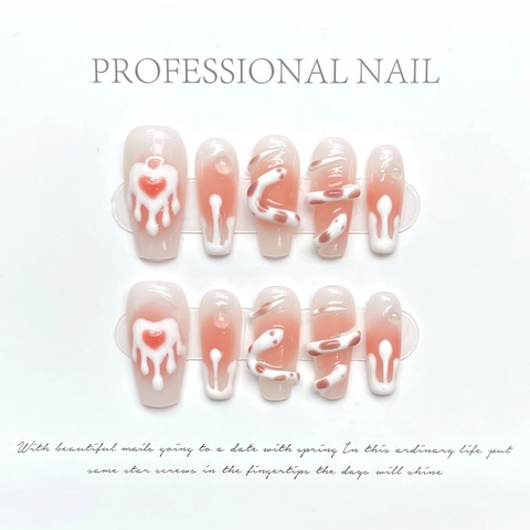 Handgefertigte Press On Nägel 3D Relief Creme Schlangen Textur Coffin Rosa Weißer Farbverlauf Herz Dekor Süßer Cool Stil