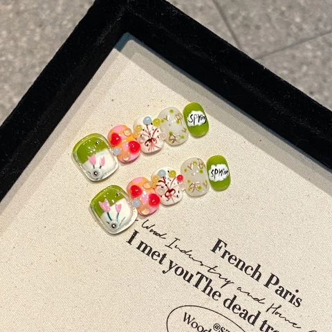 Handgefertigt Kurz Rund Press On Nägel Mit 3D Relief Blumen Und Hase Süß Frühling Thema Glänzend Wiederverwendbar Kunststoff