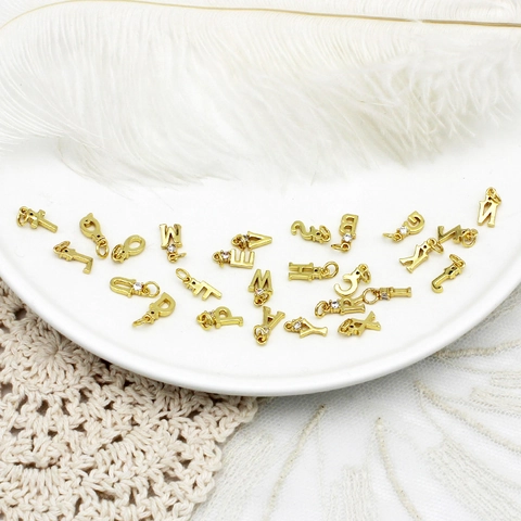 Ciondoli Lettere Alfabeto In Ottone Placcato Oro 18K Micro Pavé Zircone Bianco Pendenti Iniziali A-Z Per Creazione Di Gioielli DIY