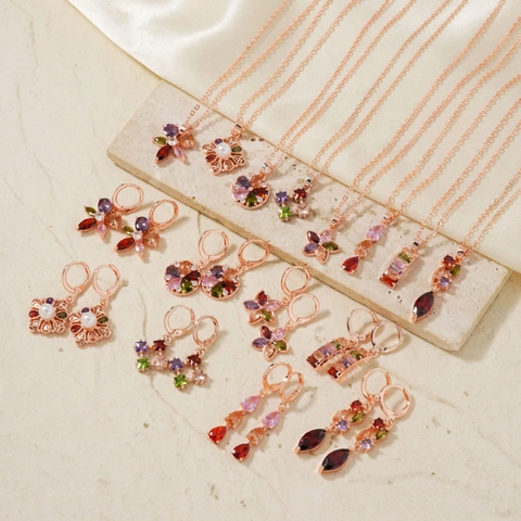 Collar y Pendientes de Flor con Diamantes de Imitación de Color de Acero Inoxidable para Mujer Joyas Accesorios Botánicos