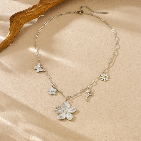 Stainless Steel Pendant Necklace Flower Butterfly Daisy Rose Charms Paperclip Chain Women Exaggerated Jewelry