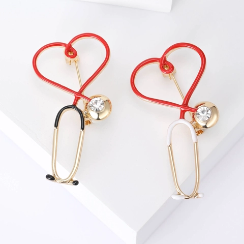 Spilla Stetoscopio Cuore Lega Smalto Strass Medico Infermiera Dottore Gioielli Regalo Accessorio Moda