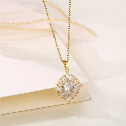 Collier Pendentif Tournesol Élégant Radiant Zircon Incrusté Chaîne En Acier Inoxydable Bijoux Mode Accessoires Pour Femmes