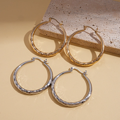 Boucles D'oreilles Créoles En Alliage Géométrique À Texture De Losange Pour Femmes Bijoux De Mode
