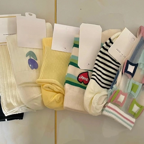 Women Cotton Blend Crew Socks Striped Heart Floral Embroidered Fashion Socks Sweet Preppy Style Mid Calf Socks Daily Wear