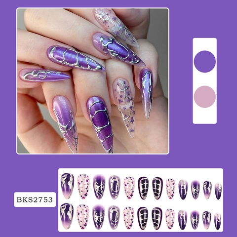 Paars Verloop Amandel Opdruk Nagels Met Zilverfolie Lijnen En Bloemenpatroon Lange Kunstnagels Voor Vrouwen