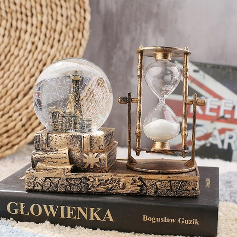 Clessidra Vintage Palla Di Cristallo Decorazione Da Scrivania Retro Torre Eiffel Palla Di Neve Con Luce LED E Musica Resina Vetro