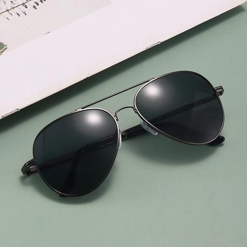 Occhiali Da Sole Aviator Classici Doppio Ponte Montatura Metallo Protezione UV400 Guida Outdoor Per Uomini Donne