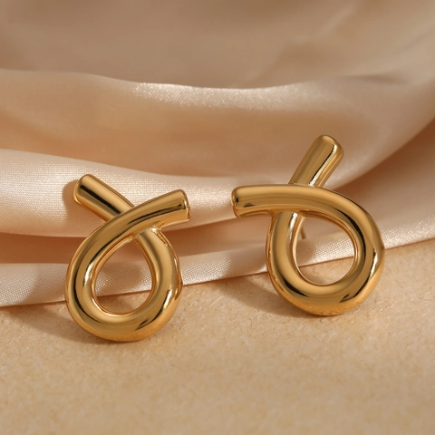 Stainless Steel Twisted Knot Stud Earrings Geometric Interlocking Minimalist PVD Gold Silver Plated Hypoallergenic Fashion