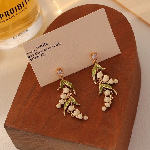 Pendientes Colgantes Minimalistas De Flor De Rosa Con Incrustaciones De Cobre Y Perlas Chapados En Oro De 18k