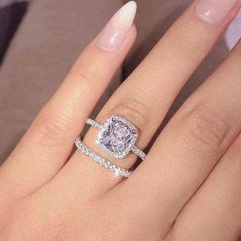Anello Di Fidanzamento Halo In Zircone Taglio Cushion Di Lusso E Fede Nuziale Coordinata Gioielli In Rame Da Donna