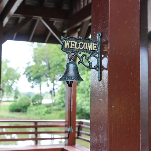 Vintage Cast Iron Welcome Doorbell Wall Mounted Rustic Garden Entry Manual Hand Crank Bell Outdoor Decorative Accent
