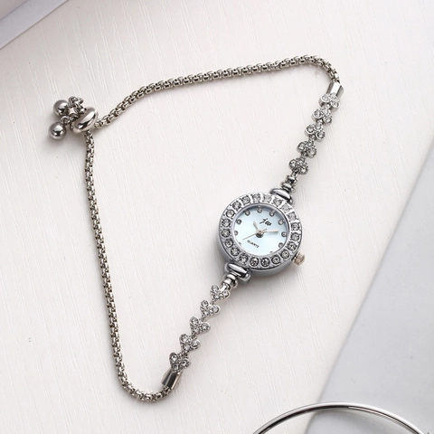 Luxury Alloy Rhinestone Bracelet Watch For Women Heart Shape Adjustable Quartz Wristwatch With Sunray Dial Fashion Jewelry Gift