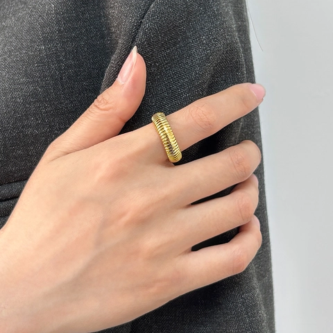 Minimalist Stainless Steel Tubogas Spiral Thread Ring For Women Retro French Style Gold Silver Plated Geometric Finger Ring Jewelry