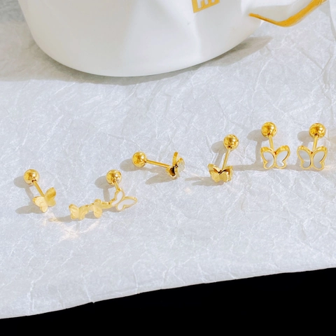 Elegante Vlinder Oorknopjes Verguld Roestvrij Staal Witte Kunstparelmoer Minimalistisch Schroefsluiting Ontwerp Voor Vrouwen