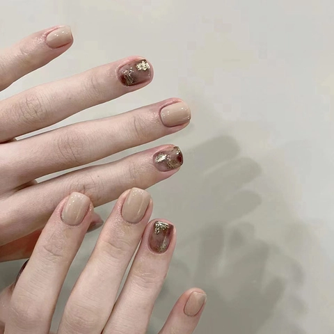 Brown Gradient Press On Nails With Gold Foil Smudge Design Short Square Fake Nails For Women Sweet Autumn Winter Style