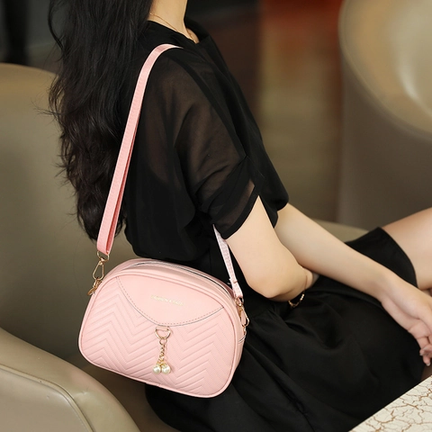 Women Chevron Quilted Shell Crossbody Bag PU Leather With Artificial Pearl Pendant Elegant Shoulder Purse Fashion Versatile