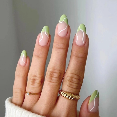 Unghie Finte A Mandorla French Verde Opaco Con Motivo A Onde Bianche Per Donna