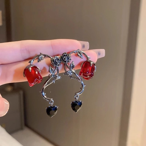 Pendientes Góticos Románticos Oscuros Capullo De Rosa Roja Vid De Espinas Con Colgante De Corazón Negro Aleación Joyería