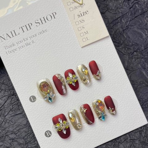 Exquisite Press On Nails Vintage Matte Red And Metallic Gold Rhinestone Artificial Pearl Luxury Court Style Elegant Manicure For Women