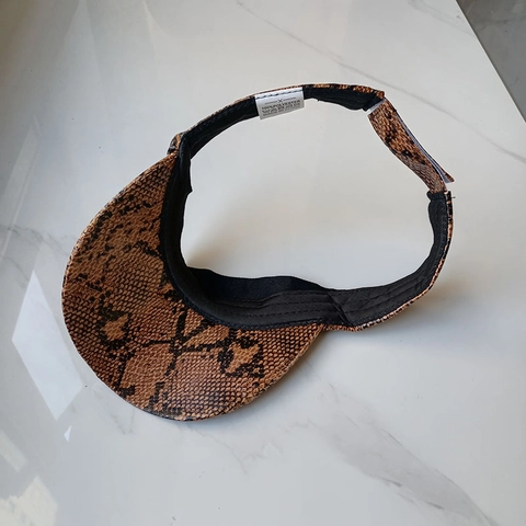 Visière En Cuir PU À Motif Peau De Serpent Large Bord Protection UV Chapeau De Soleil Réglable Mode Extérieure