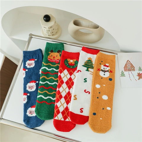 Dames Kerst Koraalfleece Crew Sokken Dikke Warme Winter Vloer Slaapsokken Kerstman Eland Sneeuwpop Patroon Feestelijk Cadeau