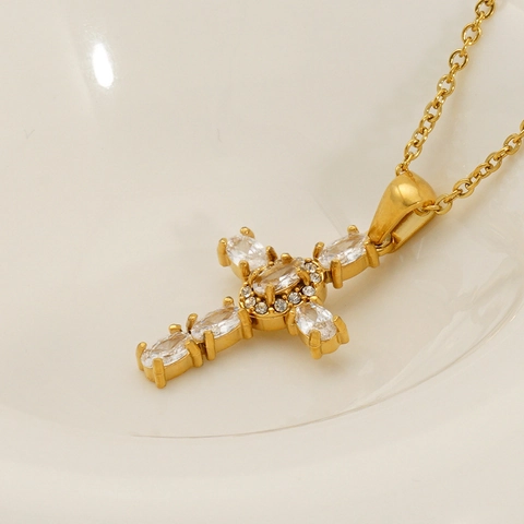 Collar Colgante Cruz Acero Inoxidable Chapado En Oro 18K Circón Blanco Joyería Religiosa Moda Para Hombres Mujeres