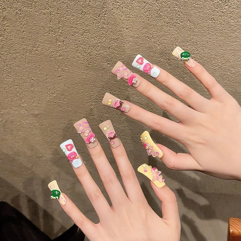 Unghie Finte a Pressione 3D Cartone Animato Fatte a Mano Becco d'Anatra Coffin Lungo Con Decorazioni Rana Maiale Cuore Set Manicure