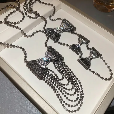 Collar Con Colgante De Lazo Borla Cobre Metal Cadena De Bolas Cadena Larga Para Suéter Pedrería Elegante Estilo Oscuro Joyería Para Mujeres