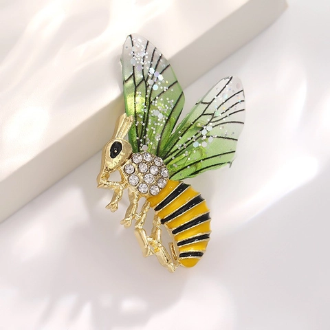 Mode Pendeln Legierung Strass Biene Brosche Halbtransparent Acryl Flügel Insekt Brosche Pin Dekorativ Kostüm Zubehör Für Anzug Mantel Damen Geschenk
