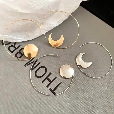 Asymmetrische Sonne Mond Hoop Ohrringe Legierung Mit Silberner Ohrstecker Geometrische Rundscheibe Hammered Minimalismus Schmuck