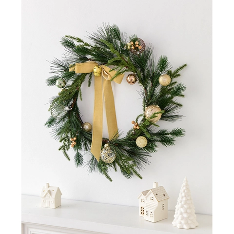 Couronne De Noël Aiguilles De Pin PE Artificielles Avec Nœud En Velours Cloches Ornements Décoration De Maison Murale Style Nordique