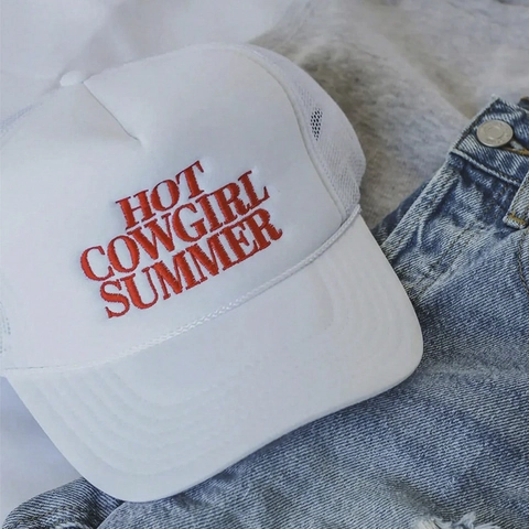 Geborduurde Trucker Pet Hot Cowgirl Summer Polyester Mesh Ademend Verstelbaar Zonbescherming Buiten Dames