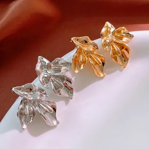 Boucles D'oreilles Pendantes Pétales De Lys Calla Alliage Métallique Avec Tige En Argent Style Rétro Vintage Pour Femmes