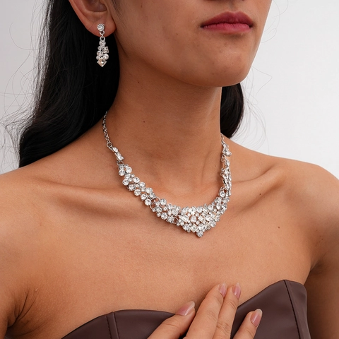 Strass Geometrische V-Vormige Ketting En Hangende Oorbellen Legering Zilver Elegant Bruiloft Feest Accessoire Voor Vrouwen
