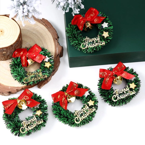 Mini Christmas Wreaths With Red Bow Gold Bells Stars Merry Christmas Sign Artificial Pine Needle Miniature Decoration
