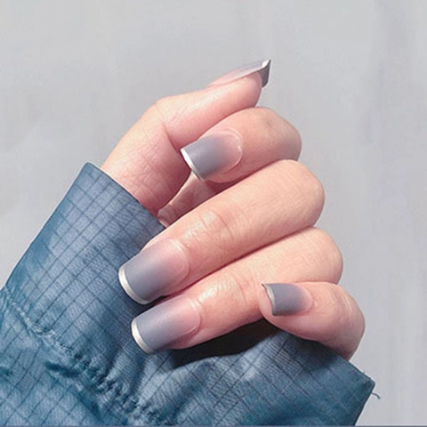 Uñas Press On Degradado Ombre Gris Mate Escarchado Punta French Plateada Puntas De Uñas Falsas Manicura Elegante