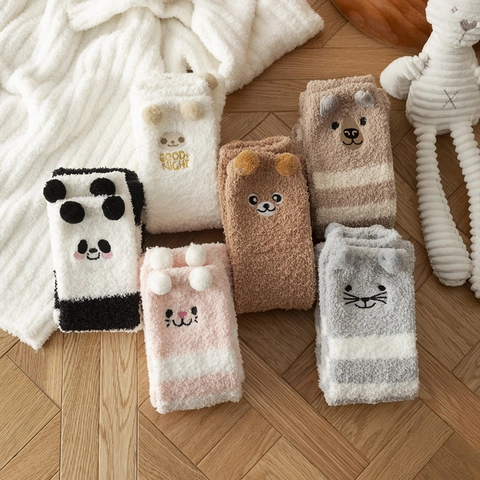 Damen Winter Warm Korallen Vlies Stulpen Cartoon Tier Stickerei Oberschenkel Hohe Socken Japanischer Stil Dicke Socken