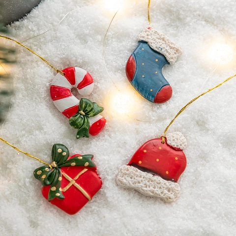 Mini Adornos de Resina para Árbol de Navidad Colgantes Muñeco de Nieve Guantes Calcetines Botas Caja de Regalo para Fiesta Decoración del Hogar