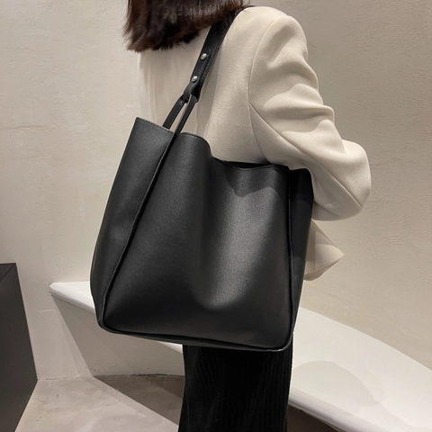Minimalist Women PU Leather Tote Bag Large Capacity Solid Color Shoulder Bag For Commuting Shopping Magnetic Buckle