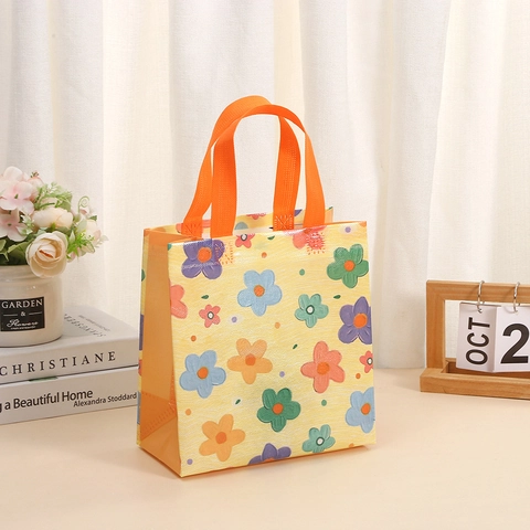 Floral Print Non-Woven Fabric Gift Bag Portable Handheld Tote With Handle Waterproof Shopping Packaging Novelty