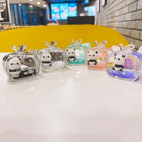 Lindo Llavero Panda Arena Movediza Líquido Flotante Acrílico Forma De TV Colgante Para Bolso Llavero De Dibujos Animados Con Correa De Silicona Campana Regalo
