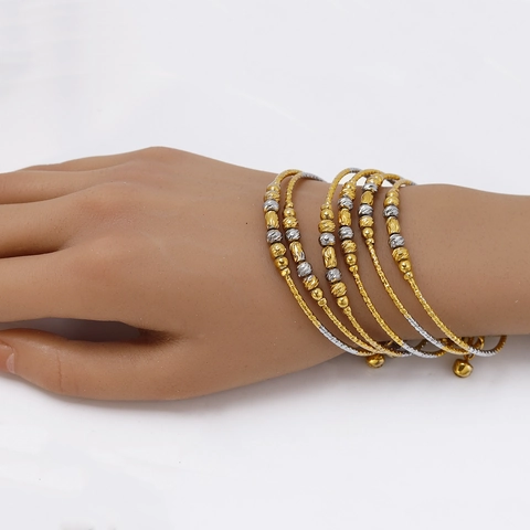 Verstellbarer Mehrlagiger Perlenarmreif Für Damen Aus Kupfer In Gold- Und Silbertönen Mit Herz- Und Glockenanhängern Brautschmuck